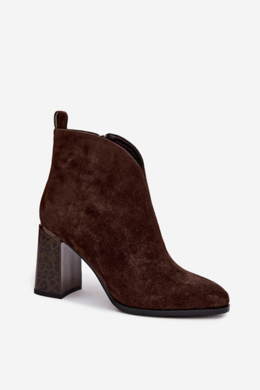 Botines de ante con aislamiento interior en chocolate Zivella
