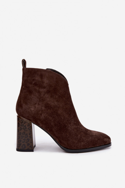 Botines de ante con aislamiento interior en chocolate Zivella