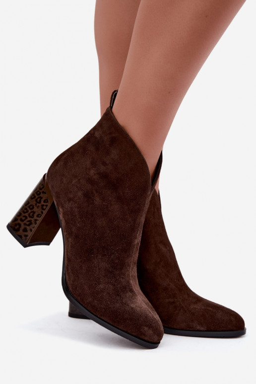 Botines de ante con aislamiento interior en chocolate Zivella