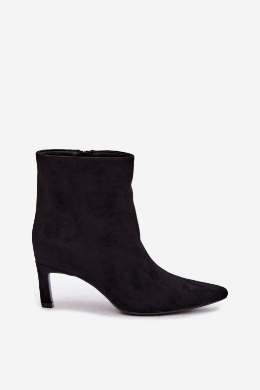 Botines de mujer acolchados con tacones finos en color negro Carlia