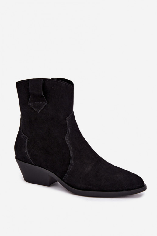 Botas de estilo cowboy de ante sintético con tacones en color negro Daliae