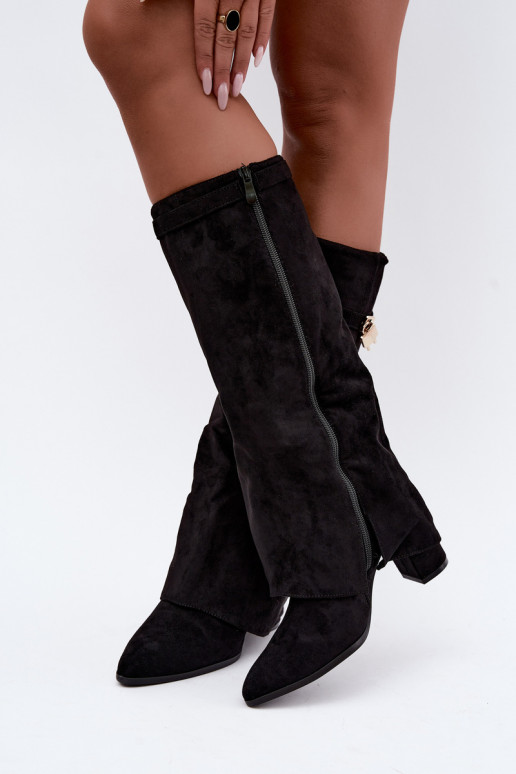 Botas largas acolchadas con tacones y decoración dorada incrustada en color negro Danessa