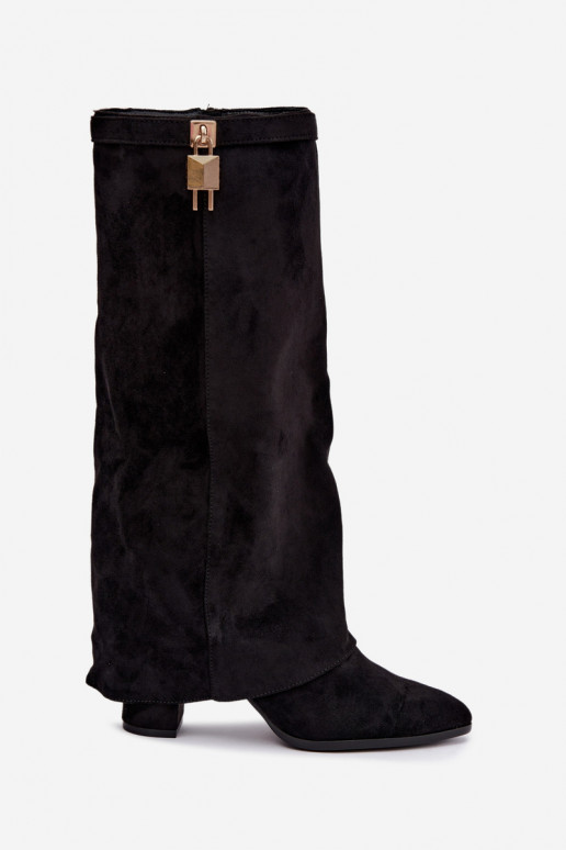 Botas largas acolchadas con tacones y decoración dorada incrustada en color negro Danessa
