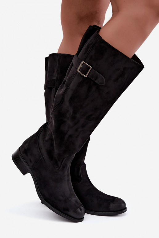 Botas largas para mujer con tacones anchos y hebillas en color negro Farela