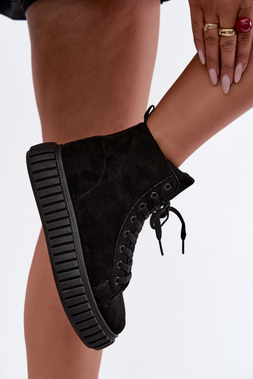Zapatos casuales acolchados de ante sintético con plataforma en color negro Isaria