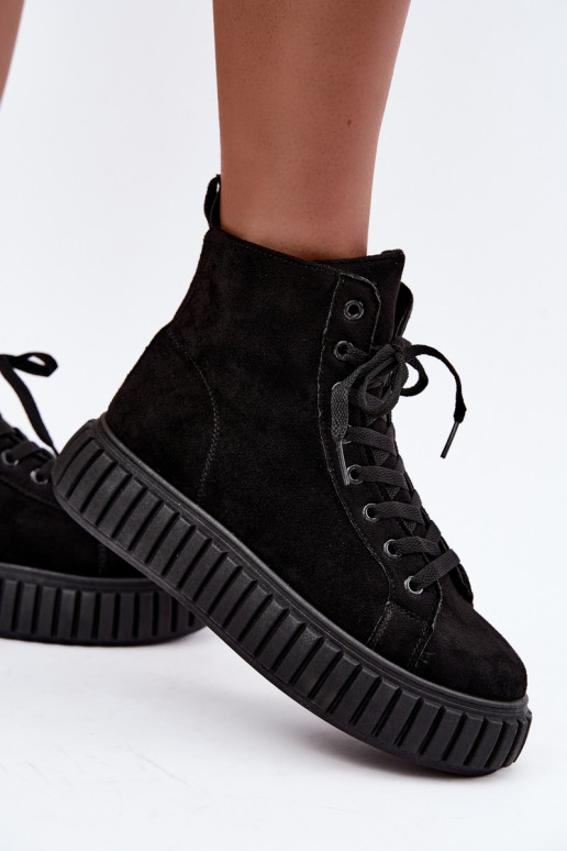 Zapatos casuales acolchados de ante sintético con plataforma en color negro Isaria