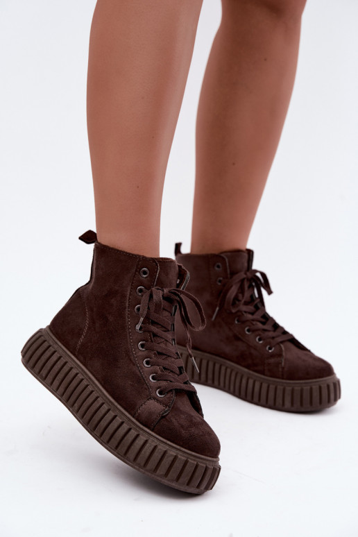 Zapatos casuales acolchados de ante sintético con plataforma en color marrón Isaria