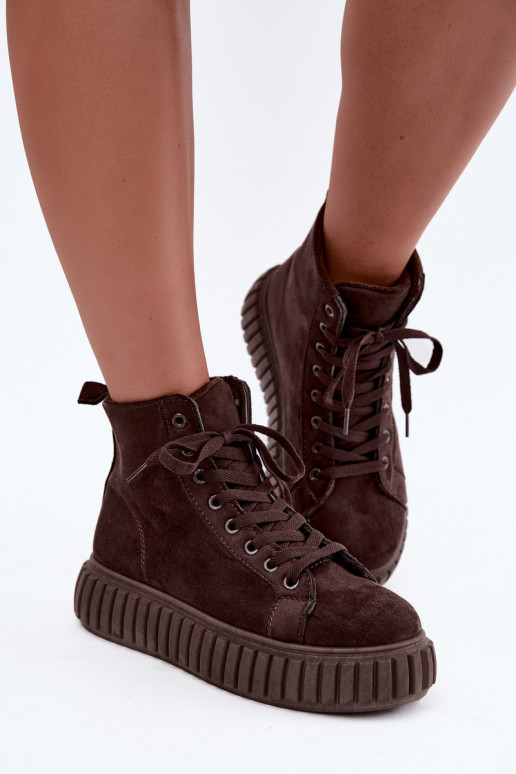 Zapatos casuales acolchados de ante sintético con plataforma en color marrón Isaria