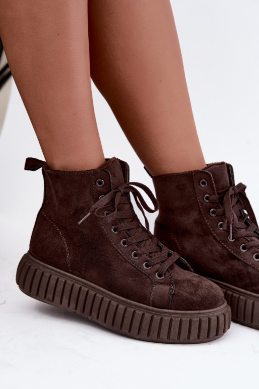 Zapatos casuales acolchados de ante sintético con plataforma en color marrón Isaria