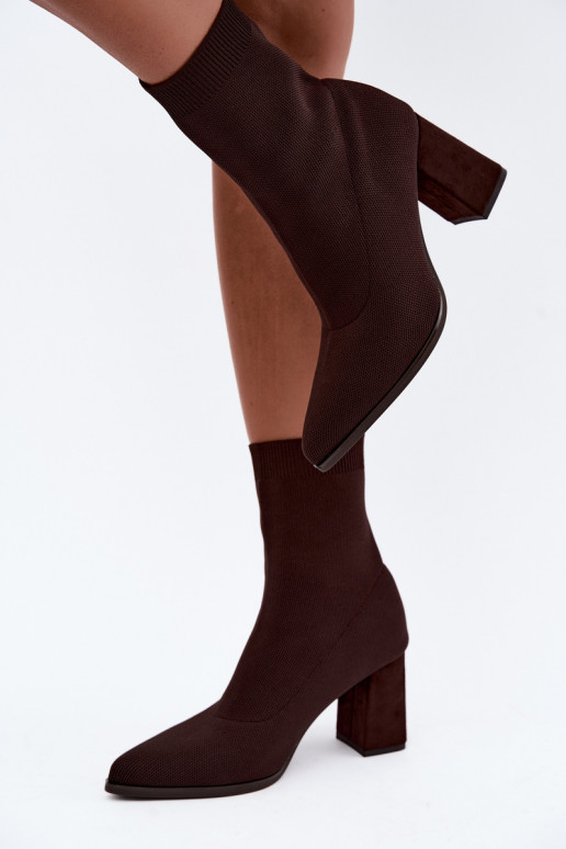 Botines de mujer acolchados de modelo slip-on en color marrón Tai turiressa