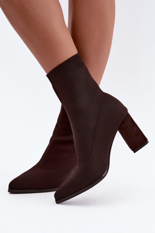Botines de mujer acolchados de modelo slip-on en color marrón Tai turiressa