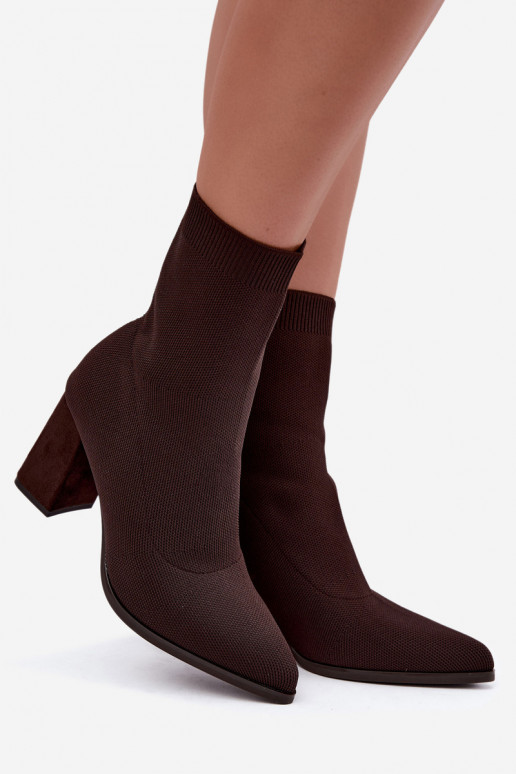 Botines de mujer acolchados de modelo slip-on en color marrón Tai turiressa