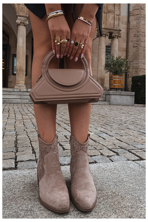 Botines de estilo cowboy en color arena con tacones S.Barski HY62-8147