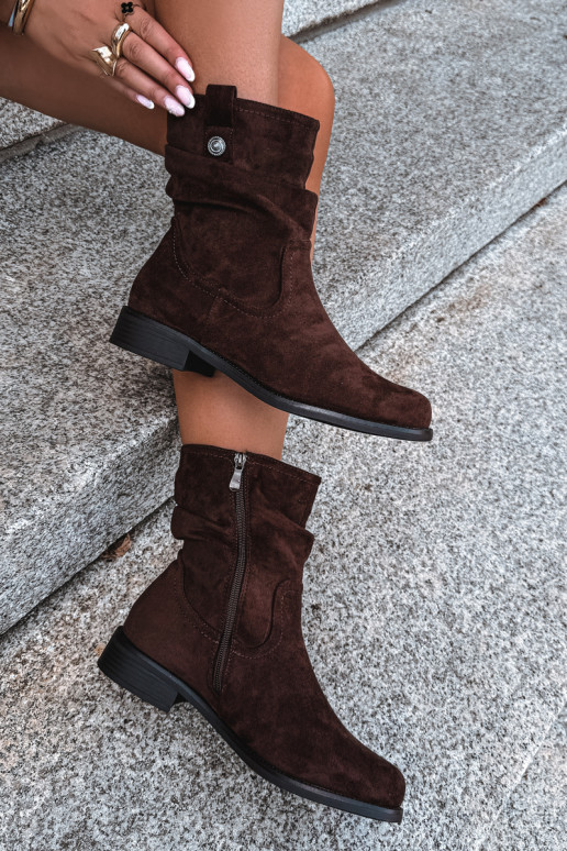 Botines aislados con volantes y tacones anchos S.Barski HY62-8102 en color chocolate