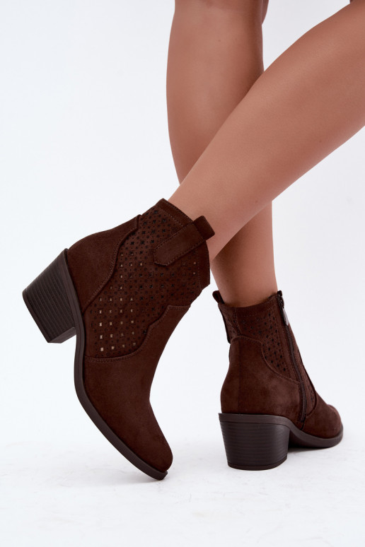 Botines estilo cowboy con tacones y elementos calados S.Barski HY62-8149 chocolate