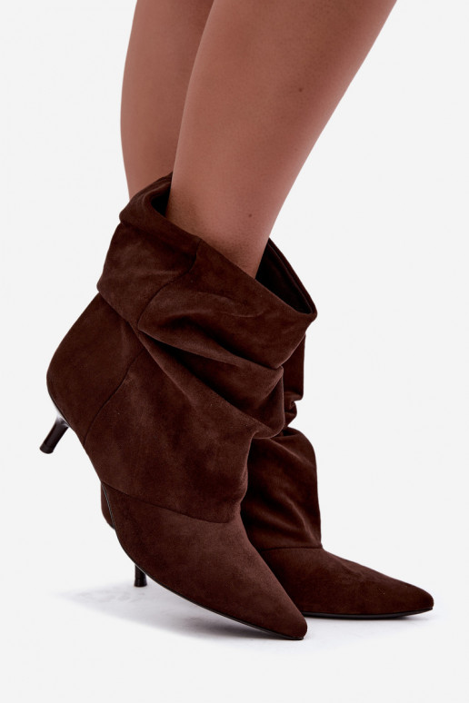 Botines sin cordones con tacones de ante sintético Loralia