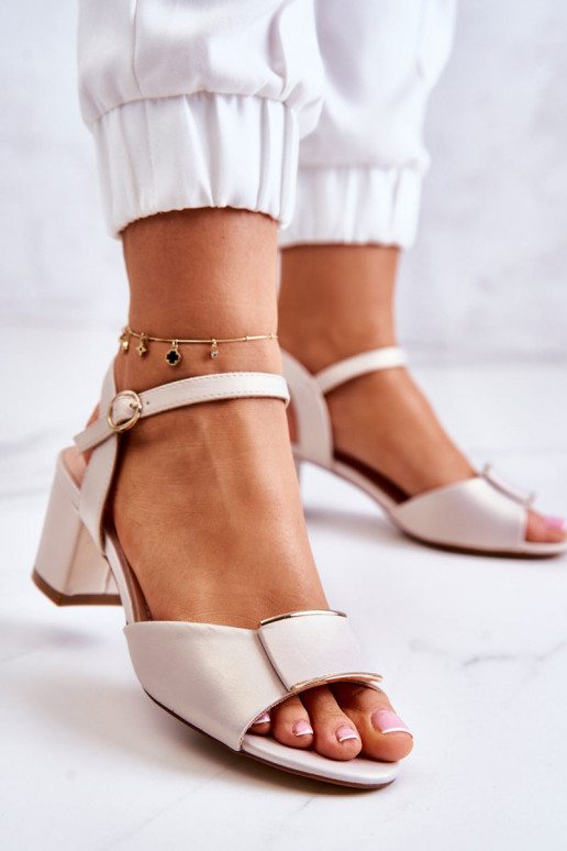 Sandalias de tacón alto de cuero sintético Lorisa en color arena