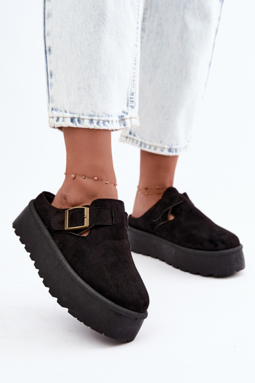 Zapatillas negras de mujer con plataforma y hebillas Cressa