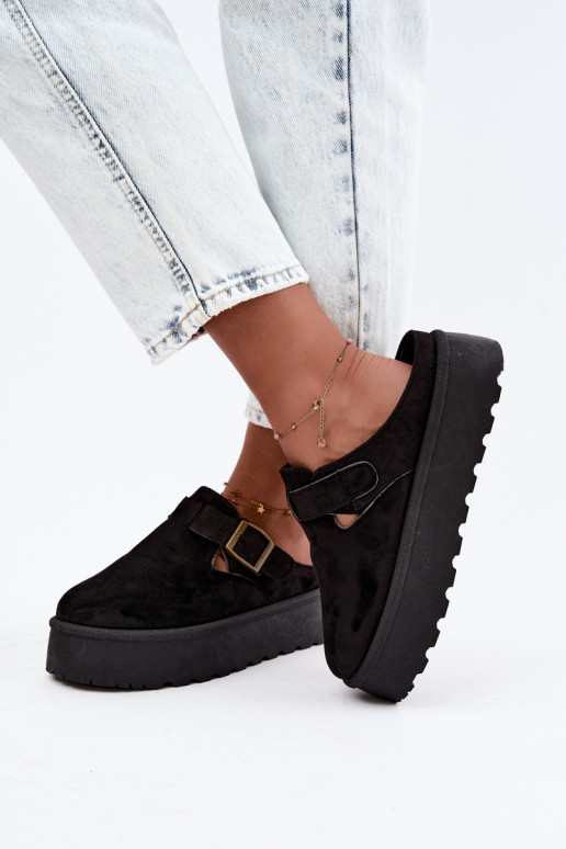 Zapatillas negras de mujer con plataforma y hebillas Cressa
