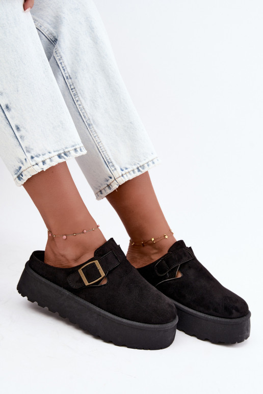 Zapatillas negras de mujer con plataforma y hebillas Cressa