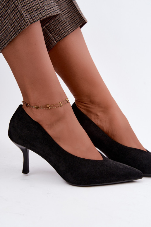 Zapatos de tacón negros con bordado decorativo Sedria