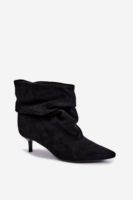 Botines slip-on con tacones en negro Loralia