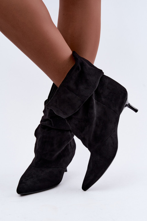 Botines slip-on con tacones en negro Loralia