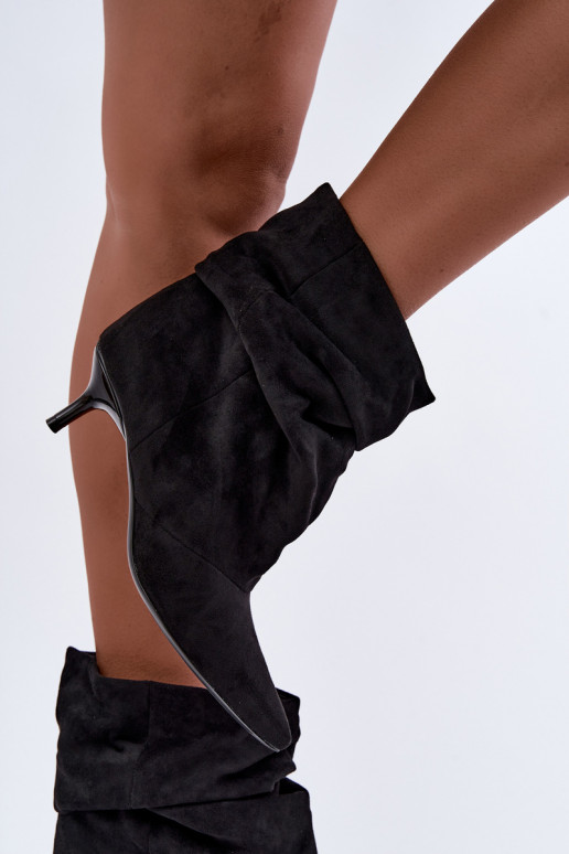 Botines slip-on con tacones en negro Loralia