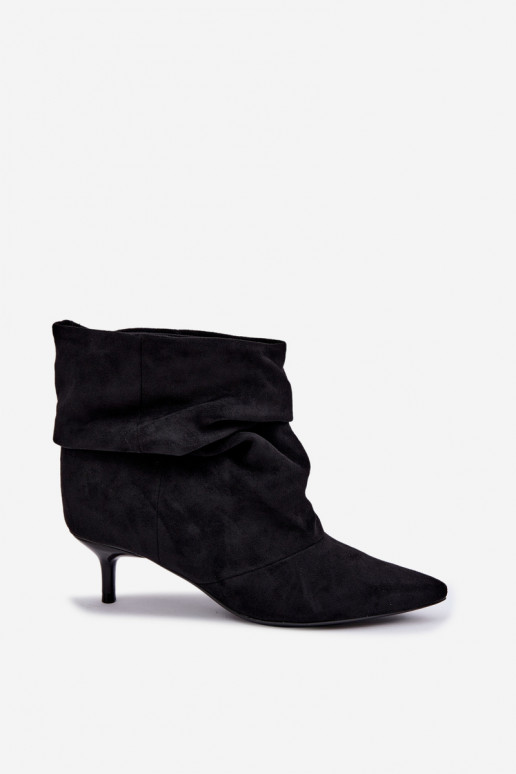 Botines slip-on con tacones en negro Loralia