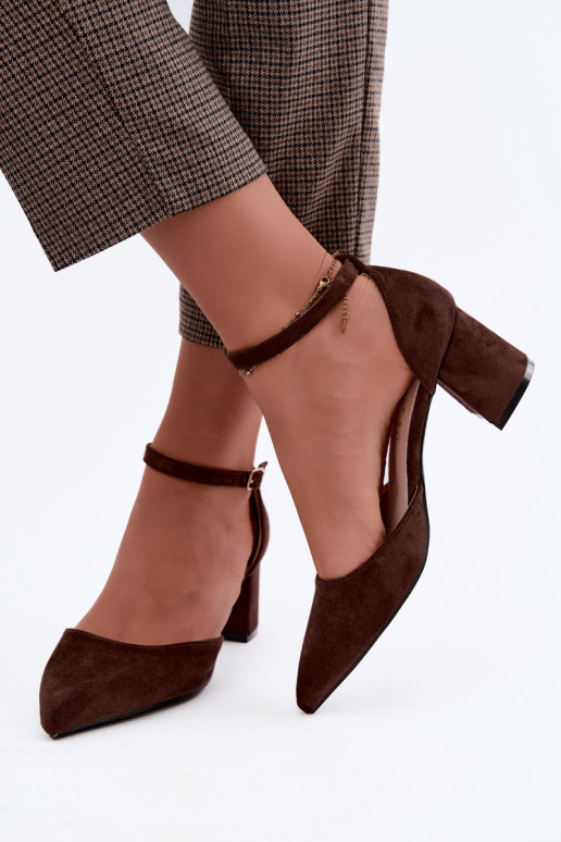 Zapatos con tacones y correas Olenae