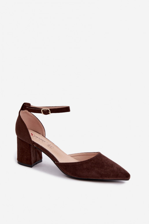 Zapatos con tacones y correas Olenae