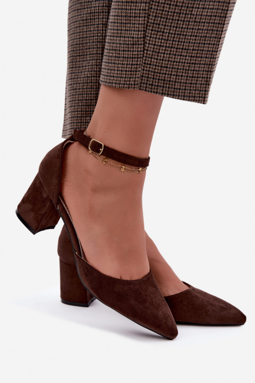 Zapatos con tacones y correas Olenae
