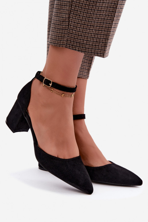 Zapatos negros con tacones y correas Olenae