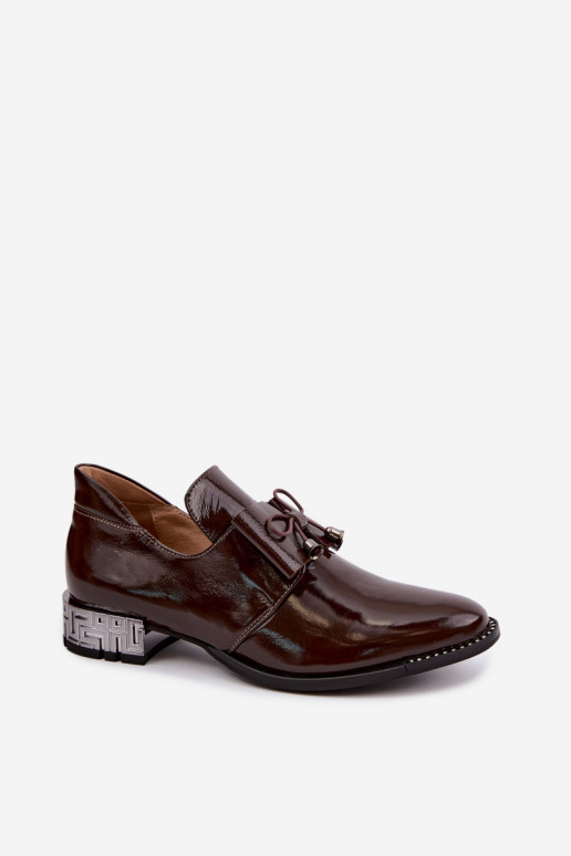 Zapatos lacados de tacón bajo con lazos en color chocolate Zazoo 1399