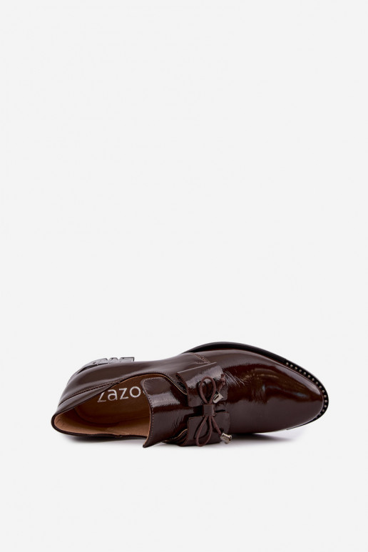 Zapatos lacados de tacón bajo con lazos en color chocolate Zazoo 1399