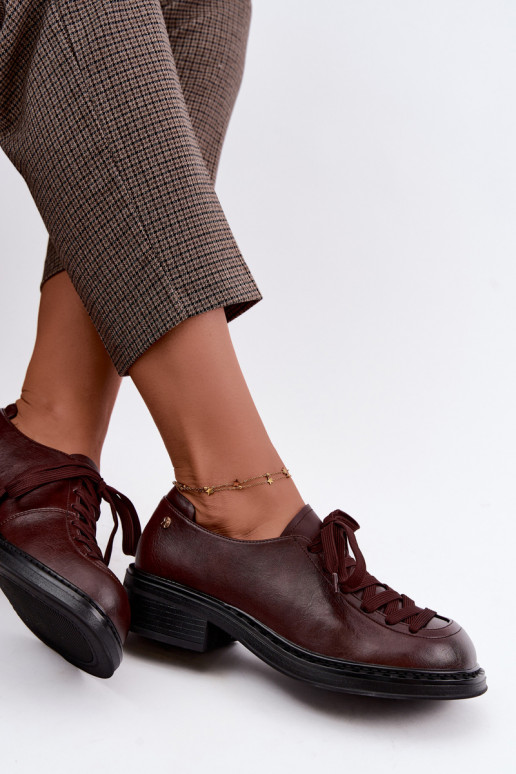 Mocasines de cuero charol con cordones en marrón oscuro