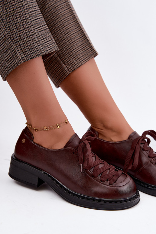Mocasines de cuero charol con cordones en marrón oscuro