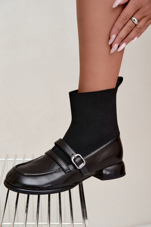 Botines con caña tipo calcetín en negro