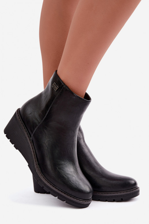 Botines negros acolchados con plataforma Larisae