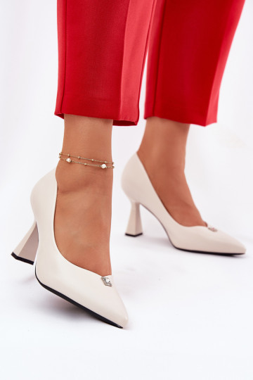 Zapatos de estilo elegante con tacón acampanado Vinceza 62222 color arena 2