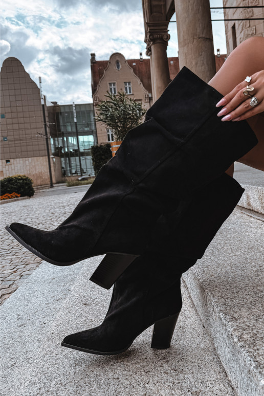 botas altas tipo slip-on con tacones negras Jensy