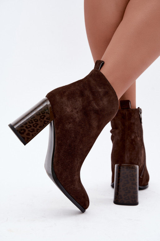 Botines de ante con aislamiento interior en chocolate Zivella
