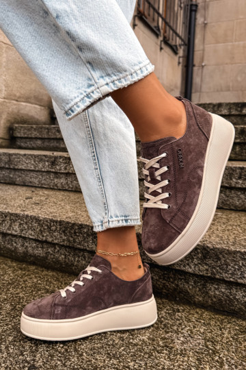 Zapatillas de ante sintético con plataforma Kobbo en color chocolate