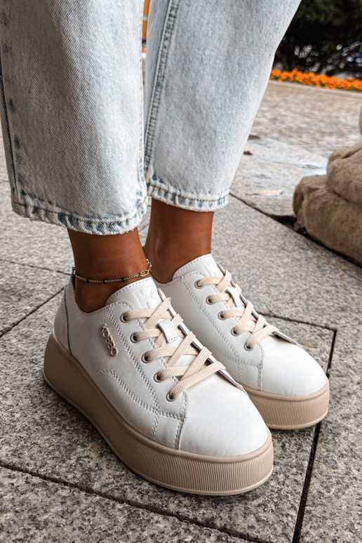 Zapatillas de cuero sintético con plataforma Kobbo en blanco