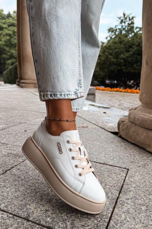 Zapatillas de cuero sintético con plataforma Kobbo en blanco