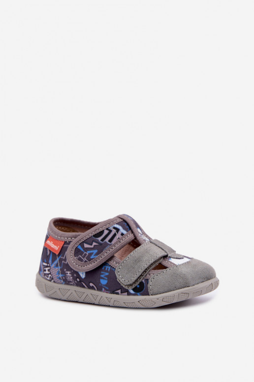 Zapatillas infantiles Milami con cierres adhesivos en gris Reathiana