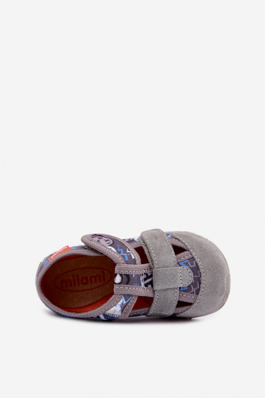 Zapatillas infantiles Milami con cierres adhesivos en gris Reathiana