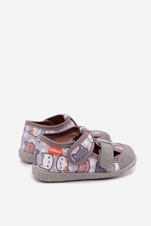 Zapatillas infantiles Milami con cierres adhesivos y gatos en gris Reathiana