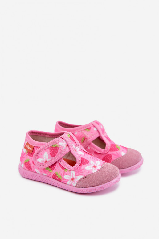 Zapatillas infantiles Milami con cierres adhesivos y fresas y flores en rosa Jasimrra