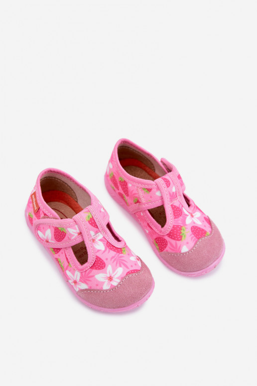 Zapatillas infantiles Milami con cierres adhesivos y fresas y flores en rosa Jasimrra